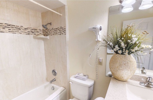 NorthLake Lodges - 1Bedroom - 2 Queen Beds