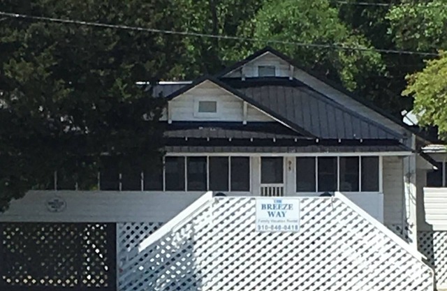 Nostalgic Cottage-Best Porch View in O.D.! Steps to Beach & Main Street