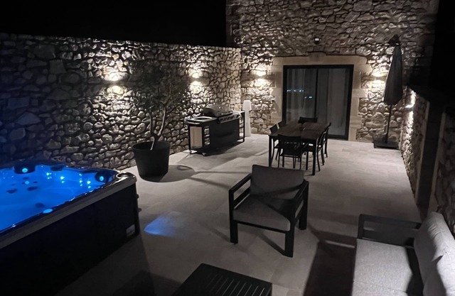 Nouveau Gite 5 Etoiles Avec Jacuzzi AU Domaine DU Grand CRU