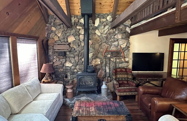 NOW AVAILABLE FOR 2025-26 SKI SEASON - MINIMUM 3 MONTH RENTAL