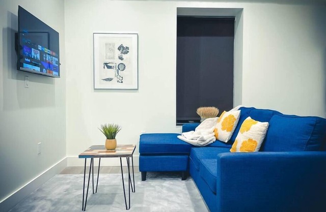 Nr Marriott, Prudential & EWR * 1BD * Mins to NY