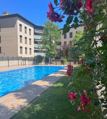 Nuevo, espacioso y confortable con pkg y piscina