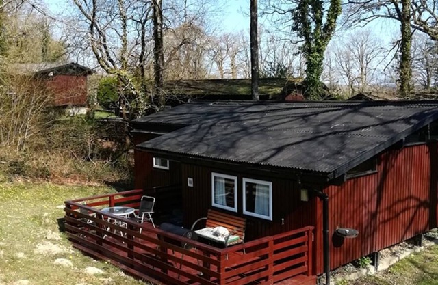 Nuthatch Lodge is set in 24 acres of wood/parkland near the village of Cenarth