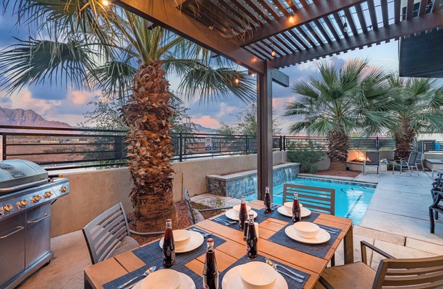 O-31| Pool Palace * Heated Private Pool * Hot Tub * Pet Ok * Fire Pit