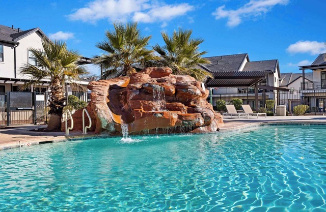 O-50&51| 2 Homes! Pvt Heated Pool & Pvt Hot Tubs * Pickleball