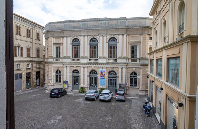 O01 - Osimo, renovated three-room apartment in the historic center