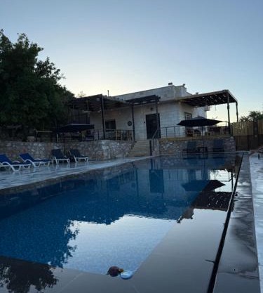 Oak Farm Ajloun مزرعة البلوط عجلون