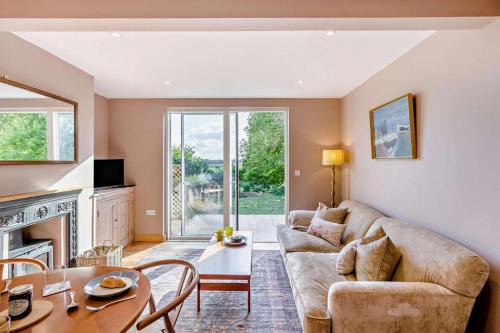 Oak View - Holbrook