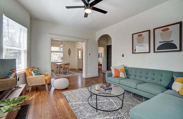 Oakley Square 3BR Completely Remodeled - Walkable
