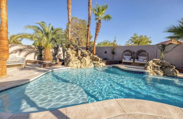 Oasis in the Desert w/Heated Pool Fully Renovated