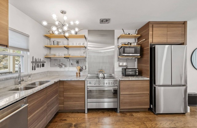 Oasis in West Austin: Luxury 1 Bedroom
