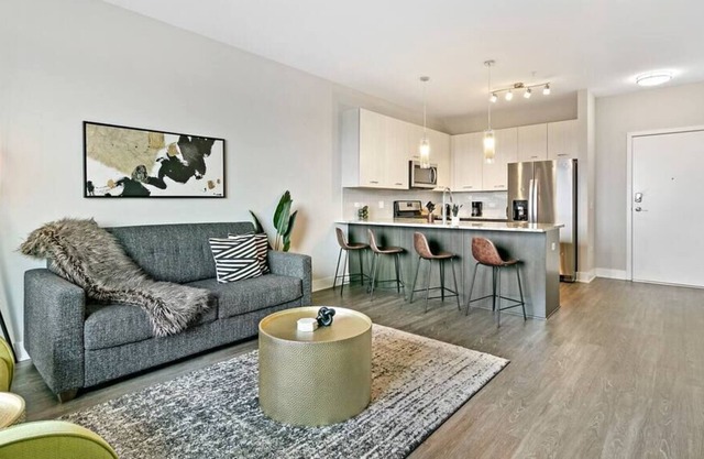 OB6 Elegant & Spacious 2-Unit Cluster Apt in Oakbrook