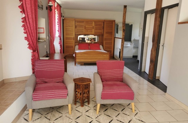 Occitanie, near Albi, in a former agricultural estate, with swimming pool