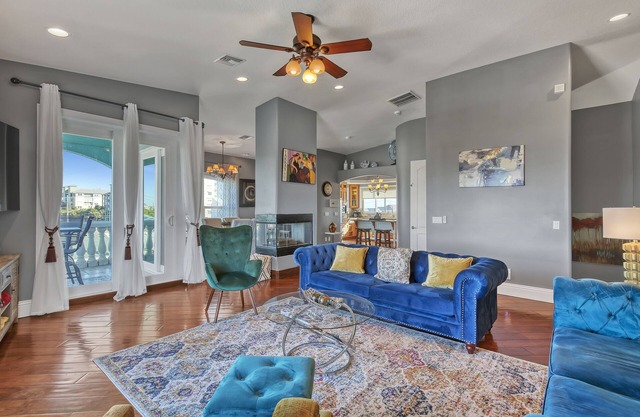 Ocean and River Views- w/Heated Pool/Hot tub/Elevator-Kayaksn