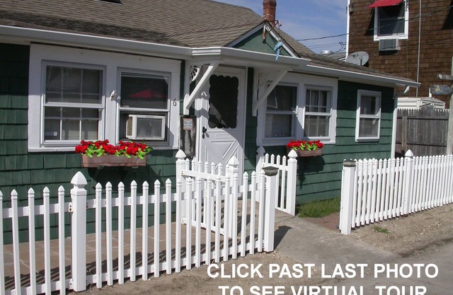OCEAN BEACH, Fire Island, 3 bedroom, close to ferry, village and all beaches!