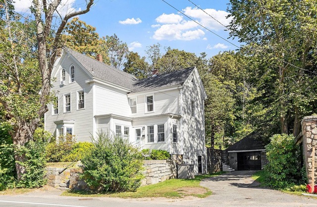 Ocean Escape in Historic Lanesville – Steps from Lanes Cove
