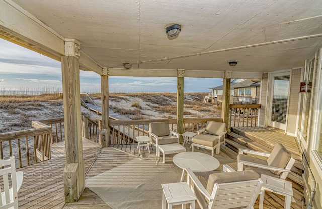 Ocean Front and beach access to West Bald Head at the Wetmore House! Pet Friendly!