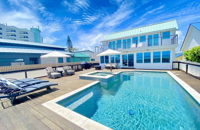 Ocean Front Beach Home Private Pool/Spa Great Location 6-seat Golf Cart for Rent