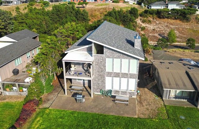 OCEAN FRONT: MODERN MARVEL: Seaside Vacation Homes, Inc Managed Property