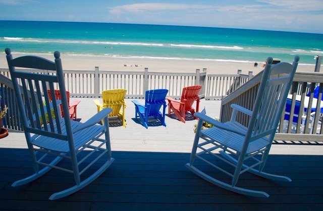 OCEAN FRONT RETREAT. Great for large families. 30-day minimum rental.