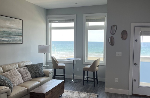 Ocean front Studio across from beach