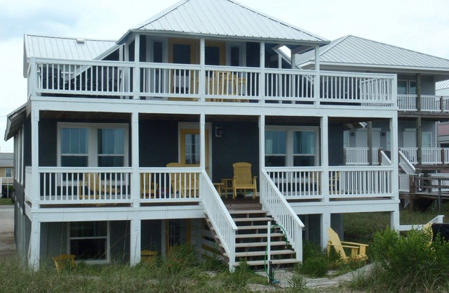 OCEAN FRONT! SUPER CLEAN - see reviews! w/PRIVATE boardwalk beach access!