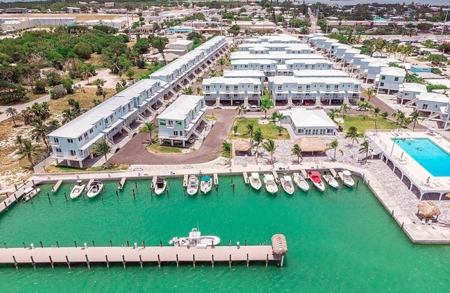 Ocean Isles #98~ Fishing Village, Community Pool!