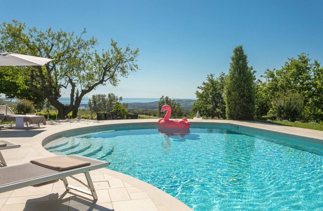 Ocean-Mountain Majesty View LUX