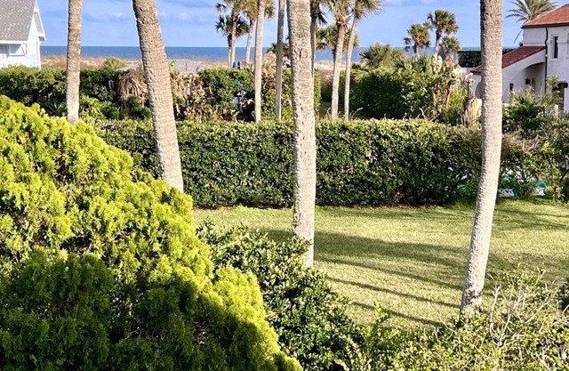 Ocean Song - 5 Star Ocean View Beach Side with Pool Access
