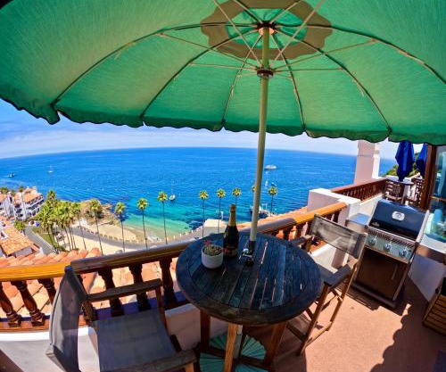 Ocean-view Condo W Balcony & Hot Tub