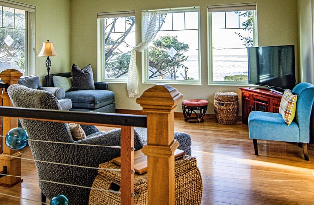 Ocean View-Dog Friendly-7 mi. of Sand-Open Concept