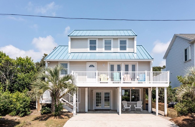 Ocean View House, Steps to Beach, Pet Friendly, Linens & Beach Gear Provided