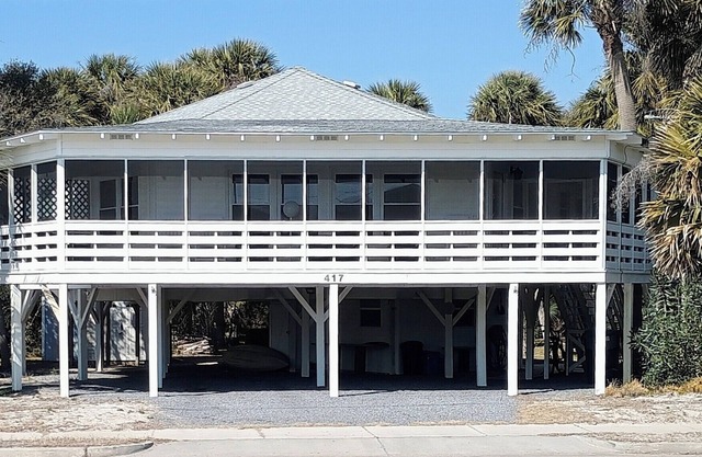 Ocean View Updated Beach House,Large Screened Porch,Beach Across the Street