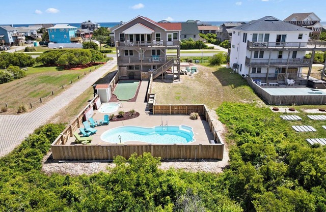 🏖 Ocean Views! 🌅Heated Pool, 🎯Game Room, 💦Hot Tub, Mini Golf & Steps to Sand