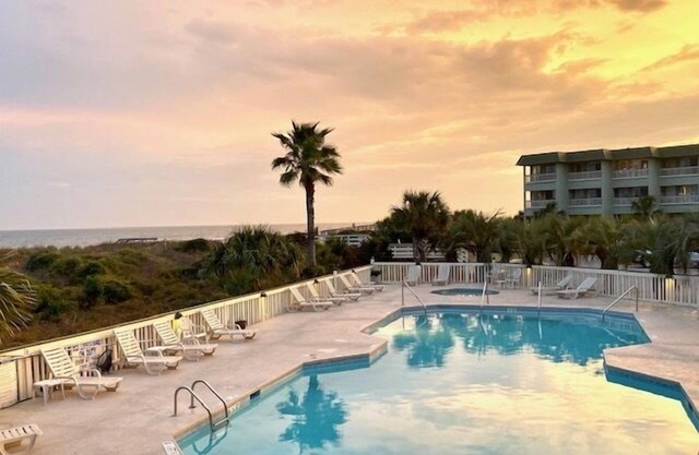 Oceanfront 1st Floor Condo! Community Pool & Fishing Pier! In the Heart of IOP!