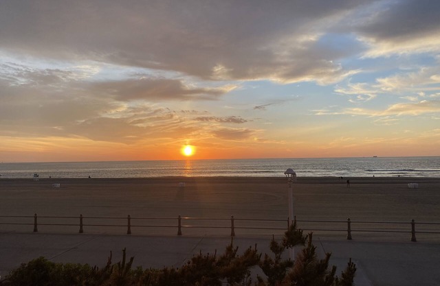 Oceanfront 3-BR boardwalk condo w indoor pool!