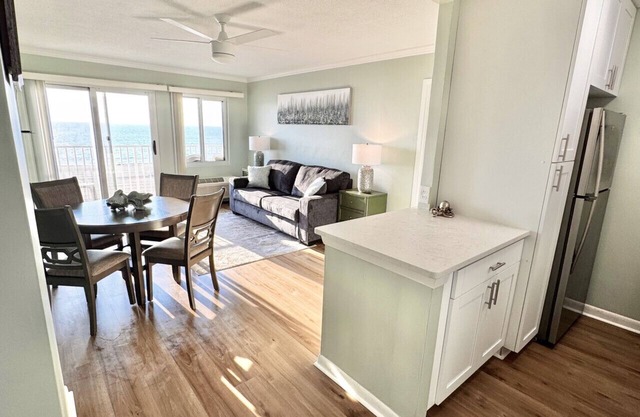Oceanfront Balcony! Brand New Kitchen|Huge Bedroom