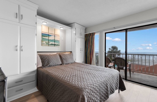 Oceanfront Bliss @ St Clements - Sleeps 4- Pool