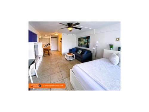 Oceanfront building with studio