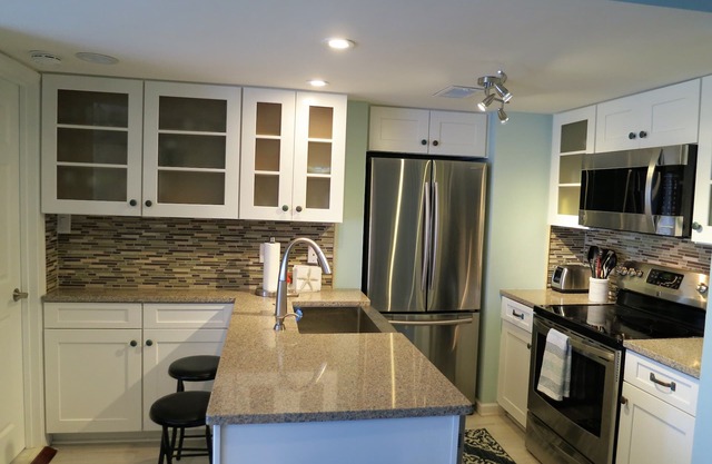 Oceanfront Condo recently renovated with 2 KING Beds, Pool & Wifi