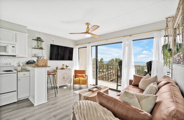 Oceanfront Condo, Pool, Direct Boardwalk Access, Ocean Views