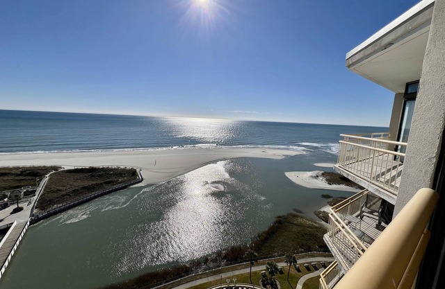 Oceanfront Dream Vacation! 11th Floor-What a View! + Beach Locker-Book Early!
