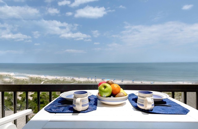 Oceanfront Penthouse with 2 Oceanfront King Master Suites, Pools, Tennis & Bikes