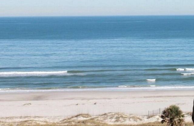 Oceanfront Penthouse Views,Elegant Natural Finishes,WiFi, 5 TV's, 4Bed, 3Bath