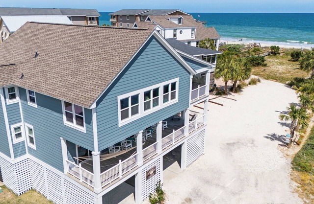 Oceanfront Raised Beach House, Private Pool, Dog Friendly, Porches, Hammock