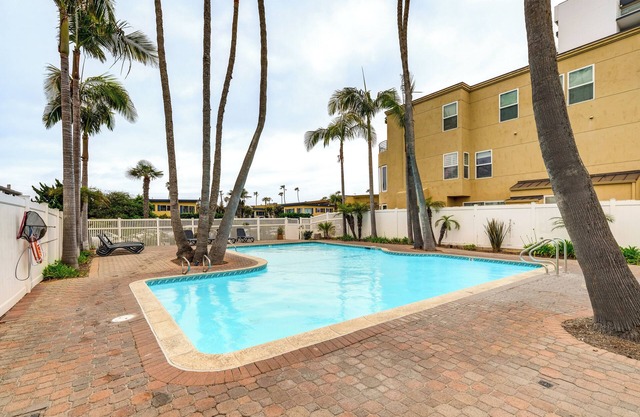 Oceanfront San Diego Getaway: Steps to Beach!