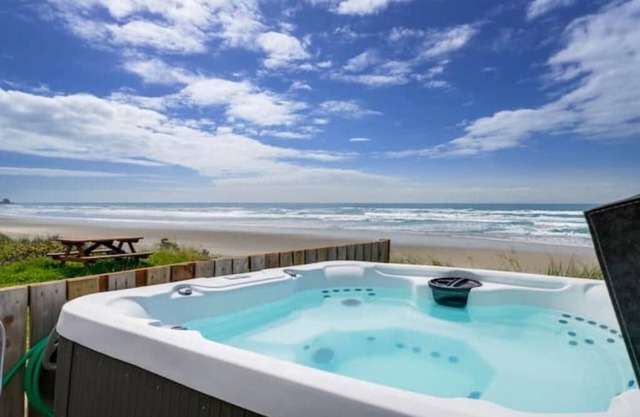 Oceanfront Vacation House - Pet Friendly