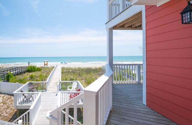 Oceanfront - Wraparound Porch