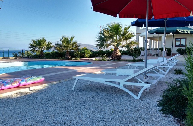 Oceanis Apartment Suite - A Spectacular Beachfront Location