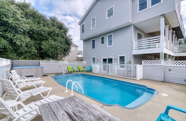 Oceanside home in Duck w/private pool & hot tub!